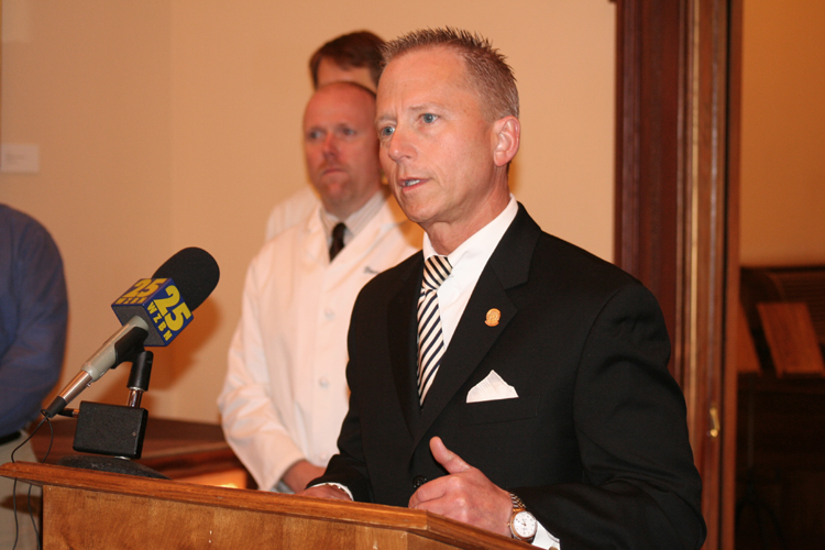 Senator Jeff Van Drew (D-Cape May and Cumberland) speaks at a news conference to Urge Horizon and Children’s Hospital to Come to Agreement.